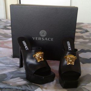 LA MEDUSA PLATFORM MULES